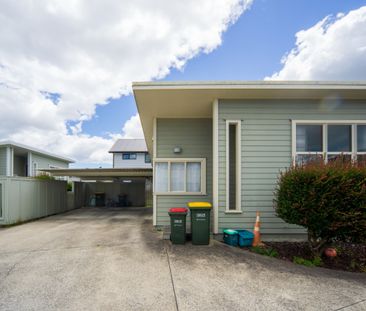 Two Bedroom Home in Hamilton East - Photo 1