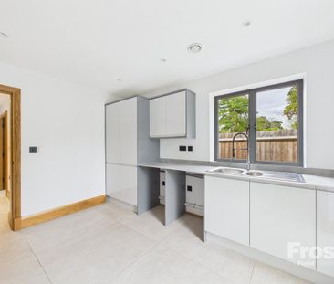 4 bedroom detached house to rent - Photo 5