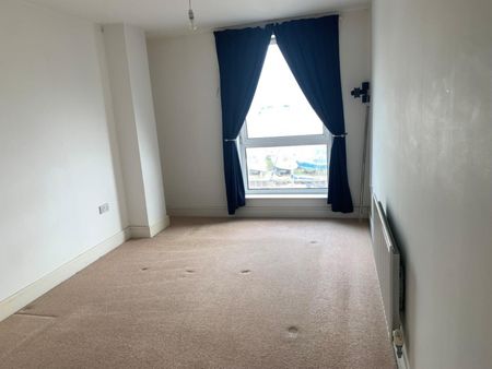 1 bedroom Flat To Let - Photo 2
