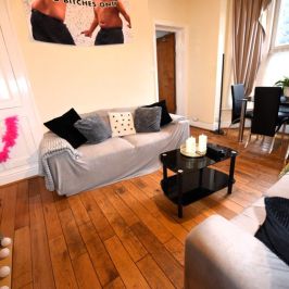 5 bedroom House in Brudenell Road, Leeds - Photo 1