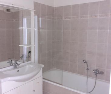 Location Appartement 3 pièces 65m² DRAGUIGNAN 83300 - Photo 3