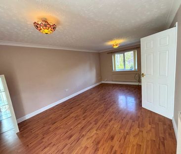 2 bedroom mid terrace to let - Photo 1