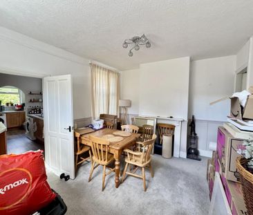 2 bedroom end of terrace house to rent - Photo 4