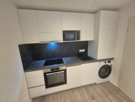 Frisch sanierte 1-Zimmer-Wohnung, zentral gelegen beim Postplatz in Böblingen - Photo 4