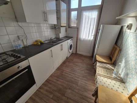 1 bedroom flat to rent - Photo 4