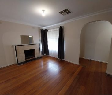 Original Brick Veneer Home! - Photo 1