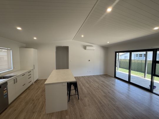 805 Dufferin Street, Akina - Photo 1