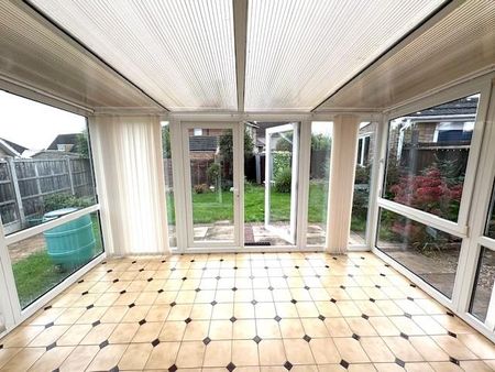 2 bedroom bungalow to rent - Photo 3