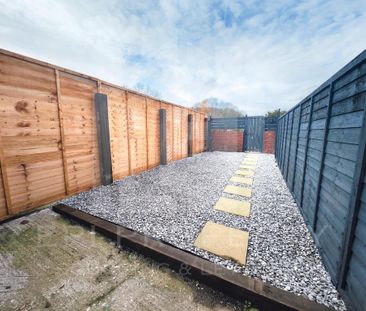 3 bedroom terraced house to rent - Photo 3