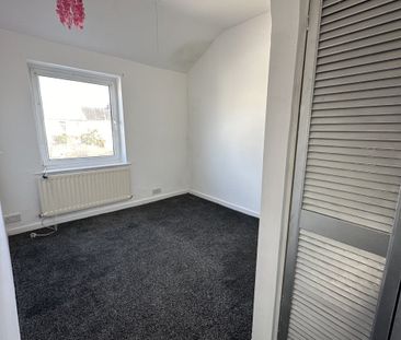 Manor Road, Askern, DONCASTER - Photo 4