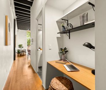 Fully Furnished 3-Month Woolstore Retreat - Photo 3