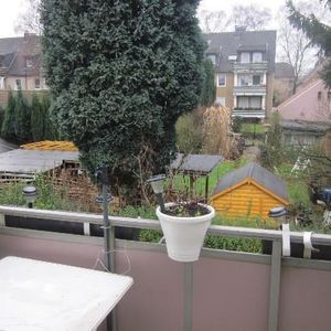 Hier ist es richtig schön! Drei Zimmer mit Balkon in super ruhiger Grünlage - Foto 2