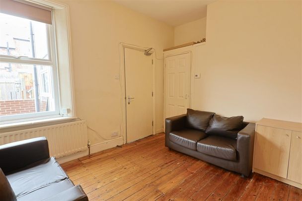 2 bedroom Flat to rent in Eighth Avenue, Heaton, Newcastle Upon Tyne NE6 - Photo 1