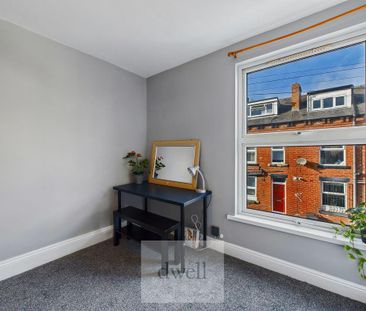 2 bedroom end of terrace house to rent - Photo 4