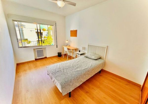 Calle de Santa Cruz de Marcenado, Madrid, Community of Madrid 28015