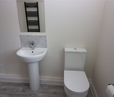 Bournes Green Chase, Shoeburyness, Southend-on-Sea, Essex, SS3 8UA - Photo 5