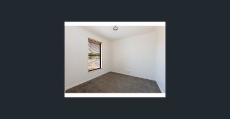 SPACIOUS FAMILY LIVING - Photo 3