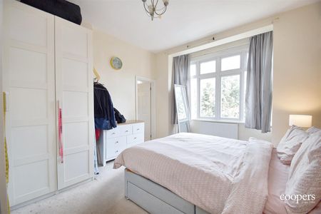 Green Lane, Northwood, HA6 - Photo 4