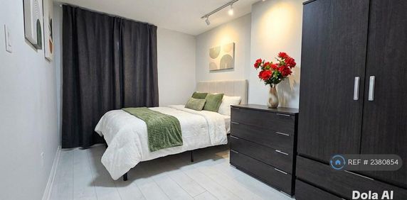 1 bedroom in a flat share to rent - Photo 2