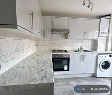 2 bedroom maisonette to rent - Photo 4