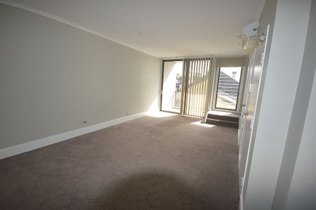 Luxury One Bedroom Apartment in The Heart of Leichhardt - Photo 4