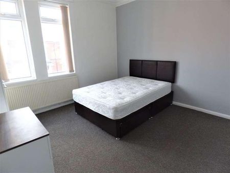 Elmfield Road, Hyde, DN1 - Photo 2