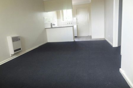 CENTRAL 1 BEDROOM UNIT! - Photo 2