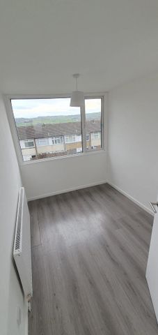 3 bedroom character property to rent - Photo 2