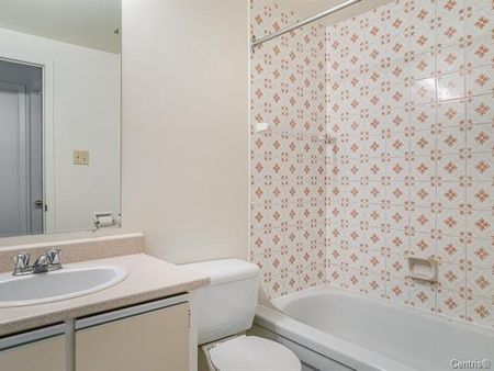 5025 Boul. des Sources, #302 - Photo 5