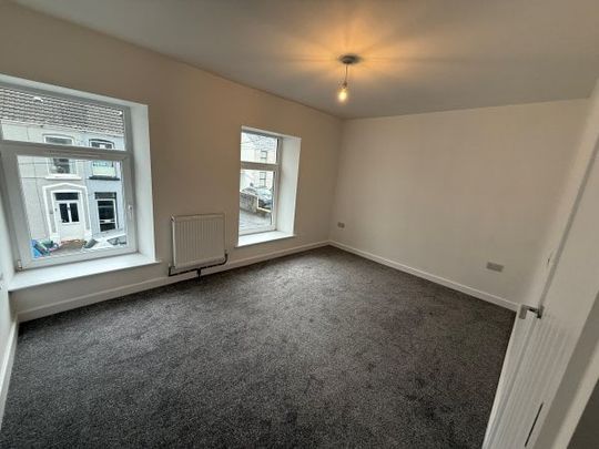 Oakfield Street, Swansea, SA4 - Photo 1