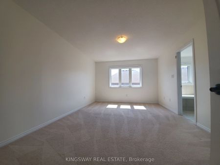 593 Remembrance Road #upper - Photo 2