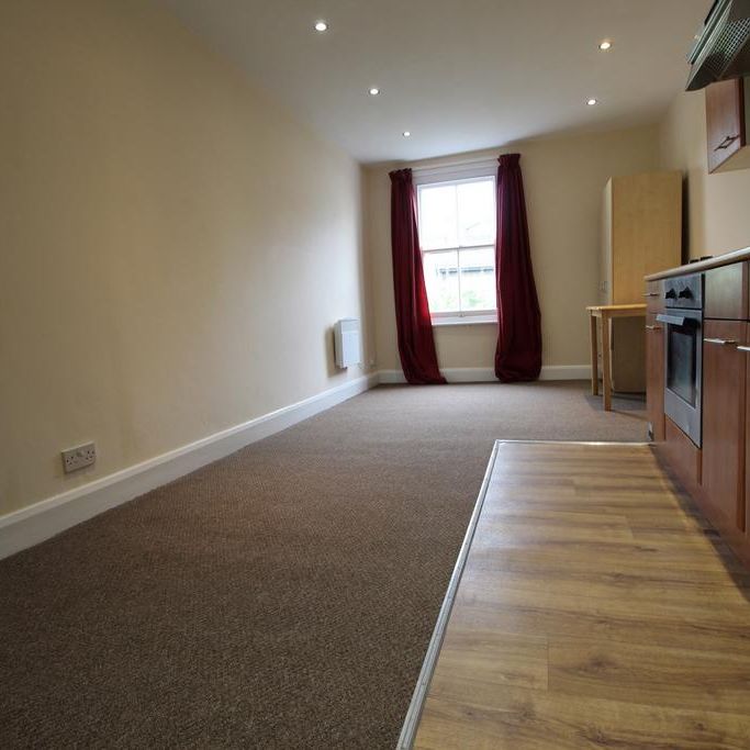 Studio to rent - Photo 1