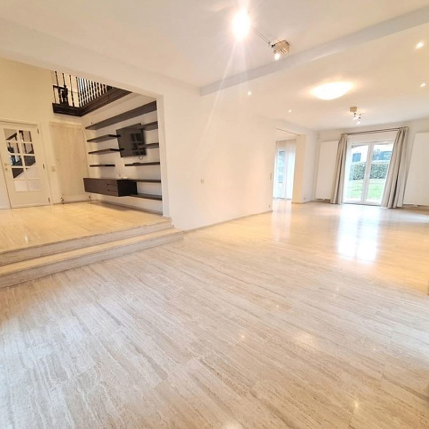 Tout savoir sur cette maison à Kraainem, à Kraainem - Photo 1