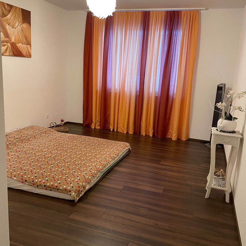 wunderschöne 4.5-Zimmer-Gartenwohnung mit grossem Sitzplatz - Photo 1