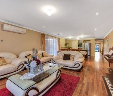 Family Home with 2 Bathrooms and Double Garage - Modern Comforts Th... - Photo 2