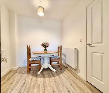 3 bedroom end of terrace house to rent - Photo 3