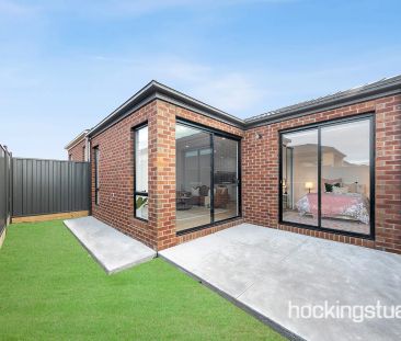 GREAT FAMILY HOME IN PRIME LOCATION - Photo 5