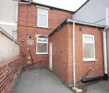2 bedroom terraced house to rent - Photo 4