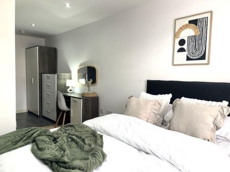 1 bedroom in a house share to rent - Photo 4