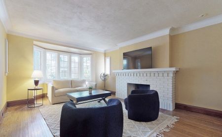 For Lease - 54 Duncannon Drive, Toronto, Ontario - Photo 2