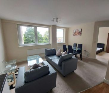 Flat to rent on - Photo 2