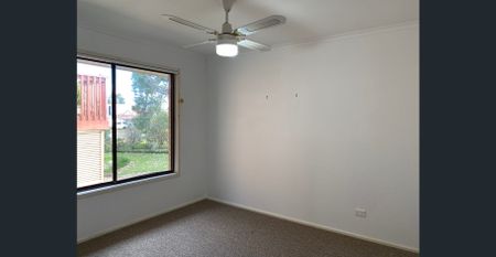 Coastal Home with Studio - Photo 3