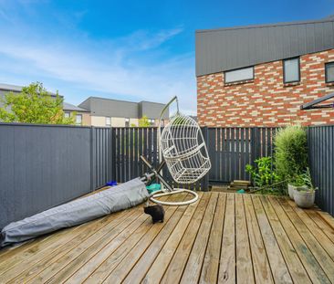 Prime Location & Plenty of Parking! - Photo 3