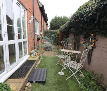 2 bedroom maisonette to rent - Photo 3