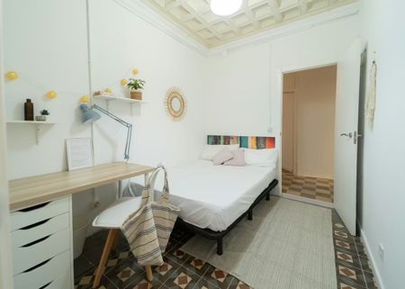 Carrer de Santa Anna, Barcelona, Catalonia 08002 - Photo 2