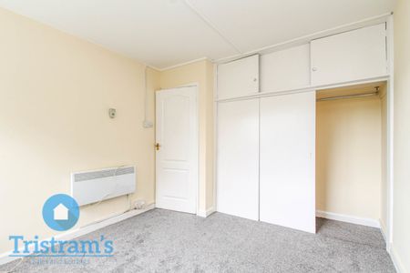 References Pending - 2 bed Flat - Photo 5