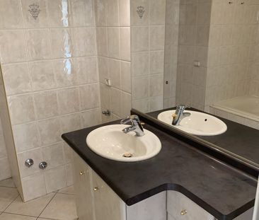 Location Appartement 4 pièces 95m² SARREGUEMINES 57200 - Photo 4