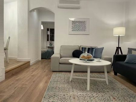 Plaza Pintor Anglada, Valencia, Valencian Community 46022 - Photo 5