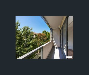 Stylish 2-Bedroom Apartment in the Heart of Prahran – Available Now! - Photo 6