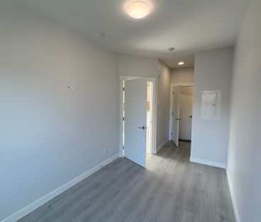 #610 33886 Pine Street - Photo 2